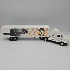1/64 John Deere Self-Propelled Combines 50Th Anniv. Tractor & Trailer